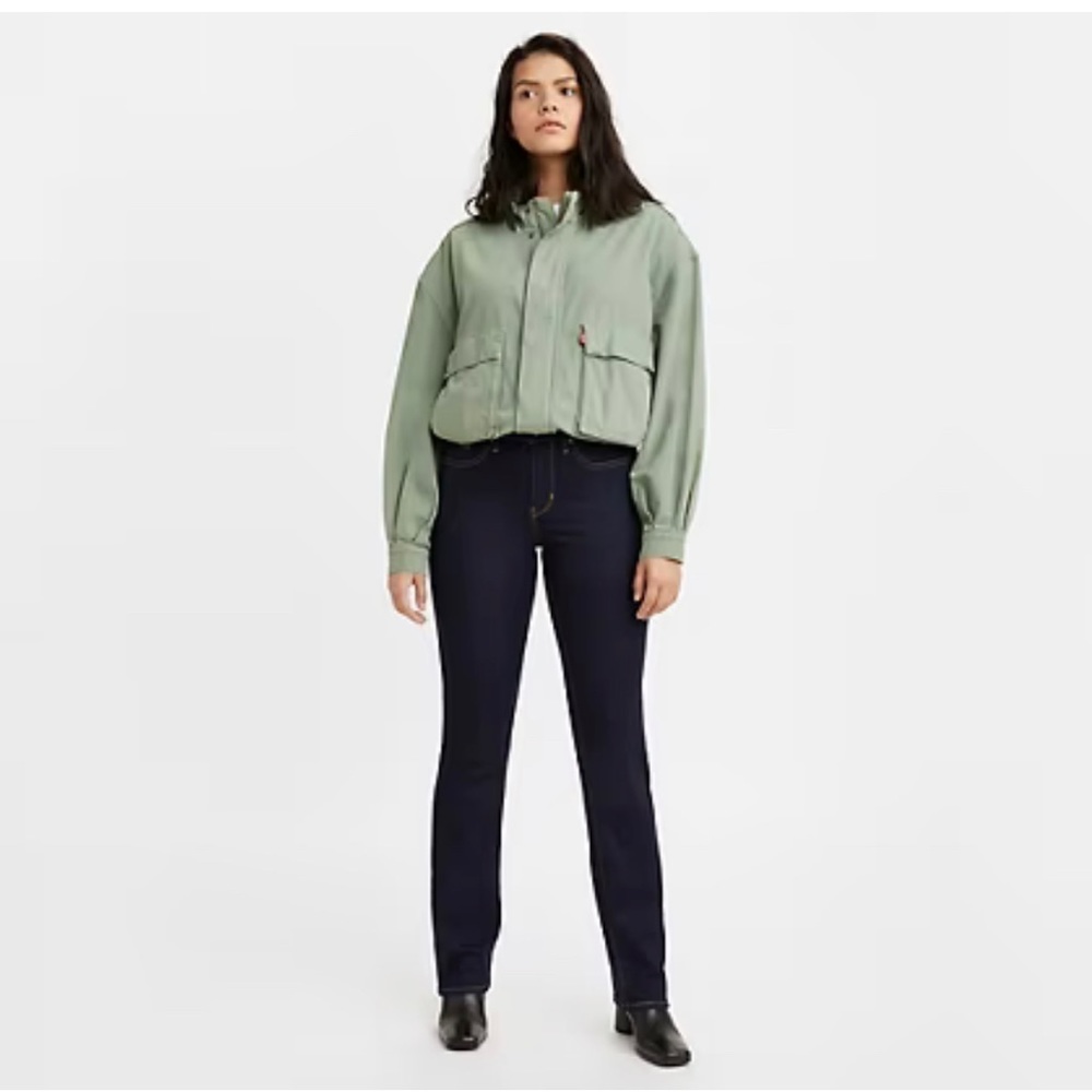 Levi’s 314 Shaping Straight Jeans